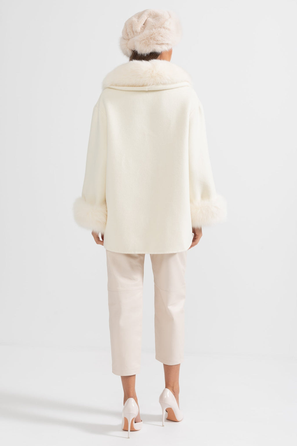 Cashmere Coat With Oversized Fox Fur Collar - Off White