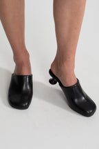 Sculptural Heel Mules With Rounded Square Toe – Black